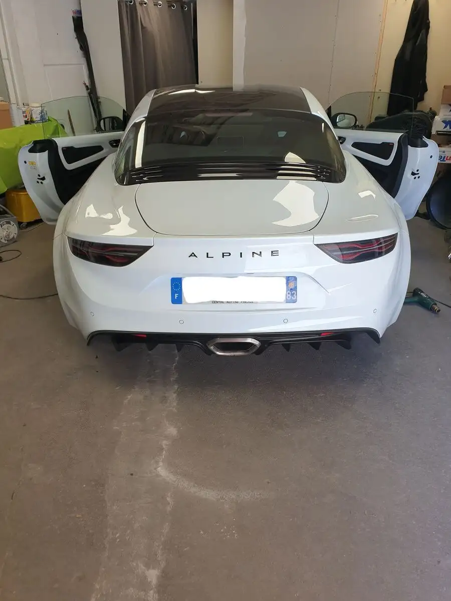 Vitre teintée de voiture près d'Hyères